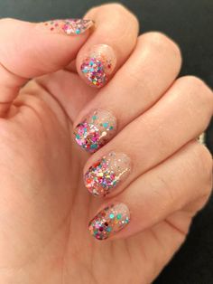 Glitter Colorful Nails, Clear Confetti Nails, Rainbow Confetti Nails, Bright Nails With Glitter, Multi Color Sparkle Nails, Colourful Glitter Nails, Christmas Confetti Nails, Bright Sparkle Nails, Glitter Confetti Nails