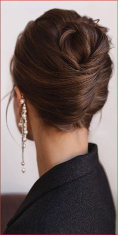 60 Second French Twist Updo Hair Tutorial #hairstyle #haircut #haircear #hair Follow along as we guide you through the process of achieving the French Twist ... French Twist Updo, French Twist Hair, בר מצווה, Classic Hairstyles, Low Bun, Elegant Updo, French Twist, Winter Hairstyles, Wedding Hair And Makeup