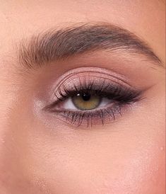 Brown Shadow Liner Makeup, Brown Shadow Winged Liner, Light Makeup For Green Eyes, Eyeshadow Wing, Mummy Makeup, Formal Eye Makeup, Angelina Core, Pink Smokey Eye