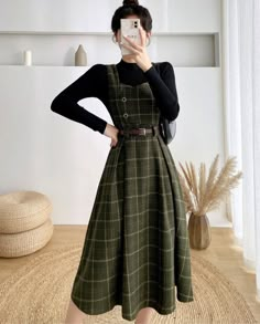 This stunning wool Dark Academia Pinafore Dress with belt is the perfect addition to your winter academia wardrobe! *a sleeveless pinafore dress, top is not included Size S Bust 84cm Waist 66cm Length 103cm Size M Bust 88cm Waist 70cm Length 104cm Size L Bust 92cm Waist 74cm Length 105cm Size XL Bust 96cm Waist 78cm Length 106cm Academia Wardrobe, Capsule 2023, Dark Academia Dress, Dark Academia Dresses, Plaid Sweater Dress, Teacher Aesthetic, Woolen Dresses, Witch Dress, Dark Academia Fashion