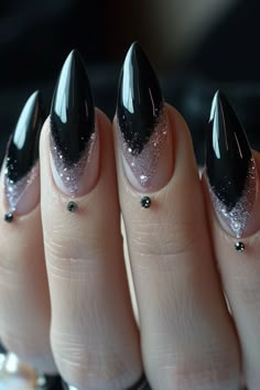 Black Nail Designs 2024 3d Nail Art Designs, Punk Nails, Gothic Nails, Goth Nails, Video Tiktok, Black Nail Designs, Almond Acrylic Nails, Black Nail