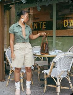 Neutral Style Fashion Summer, Earth Tone Brunch Outfit, Romper Street Style, Womens Casual Summer Outfits 2023, Picnic Outfit Summer Black Woman, Spring Fashion Show Outfit, Classy Streetwear Women Summer, Nola Fashion Street Style, Street Outfits Black Women