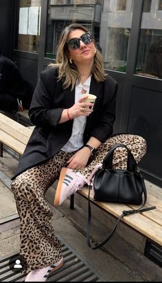 Silk Leopard Pants Outfit, Satin Leopard Pants Outfit, Animal Print Pants Outfit 2024, Leopard Print Jeans Outfit Street Style, Leopard Print Pants Outfits, Wide Leg Leopard Pants Outfit, Leopard Jeans Outfit 2024, Leopard Print Trousers Outfit, Leopard Print Jeans Outfit