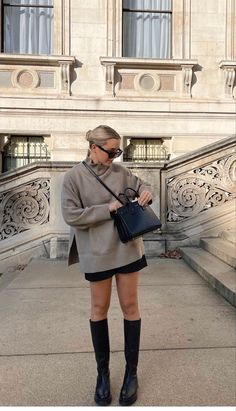 Winter Mode Outfits, Black Boots Outfit, High Boots Outfit, Skandinavian Fashion, Autumn Fits, Black Knee High Boots, Paris Outfits, Looks Street Style