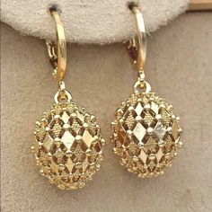 Brand New Women's Chunky Gold Ball Earrings Genuine 14k Gold Plated Sterling Silver 1.2" Tall .6" Wide Retail Price $350 Buy With Confidence From A Trusted Seller With A 99%+ Feedback Rating! A0166 (Id-624-) Ball Jewellery, Delicate Gold Jewelry, 14k Gold Plated Jewelry, Punk Earrings, Punk Jewelry, Gold Filled Earrings, Trendy Earrings, Retro Stil, Trendy Jewelry