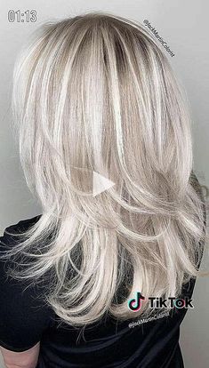 ✓✓ older women hairstyles short over 70, older women hairstyles, older women hairstyles medium over 60, older women hairstyles short..! Silver Blonde Hair, Stacked Bob, Blonde Hair With Bangs, Growing Out Short Hair Styles, Silver Blonde, Blending Gray Hair, Trendy Short Hair, Trendy Haircuts, Bob Haircut