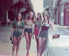 Early 70s Fashion, 1970s Summer, 70s Vintage Fashion, 70s Women, 70s Outfits