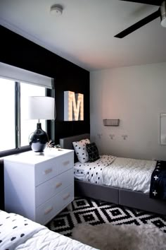 Cool Bedrooms For Boys, Teenage Room Decor, Black And White Bedroom, Boys Bedroom Makeover, Bedroom Decor Gray, Modern Kids Room, Boy Bedroom Design, Boys Room Ideas