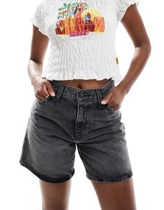 Shorts by Levi's Short cut to summer style High rise Belt loops Five pockets Baggy fit Baggy Denim Shorts, Converse Chuck Taylor White, Baggy Denim, Shorts Co Ord, Short Cut, Levi Shorts, Curves Workout, Maxi Dress Trend, Short En Jean