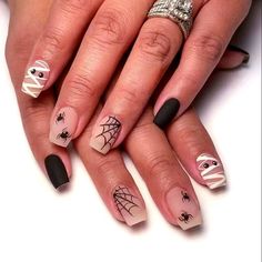 Short Fake Nails, Cute Halloween Nails, Fake Nails With Glue, Spider Webs, Thanksgiving Nails, Halloween Nail Designs, Halloween Nail Art