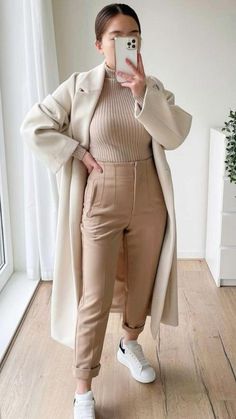 Plus Size Winter 2022, School Winter Outfits, Winter Outfits Plus, Winter Outfits Plus Size, Winter 2022 Fashion Trends, Casual Winter Outfits For Women, Women Winter Outfits, Winter 2022 Fashion, Modest Winter Outfits