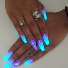 368.2k Followers, 1,323 Following, 6,670 Posts - See Instagram photos and videos from Mindy Hardy Nails (@mindyhardy) Neon Acrylic Nails, Nails Neon, Blue Acrylic Nails, Glow Nails, Nail Swag, Summer Acrylic Nails, Neon Nails, Pedicures, Dream Nails