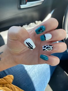 Cow And Cactus Nails, Cute Short Acrylic Nails Country, Country Aesthetic Nails, Cactus On Nails, White And Turquoise Nails Western, Cute Cactus Nails, Country Gel Nails, Cactus Nail Ideas, Western Design Nails