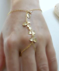 14k+Gold+Filled+Hand+Chain+Ring3+Orchid+by+LetItBeLove+on+Etsy Gold Hand Bracelet With Ring, Gold Hand Bracelet, Chain Letter, Neck Pieces Jewelry, Gold Pendant Jewelry, Wire Jewelry Designs