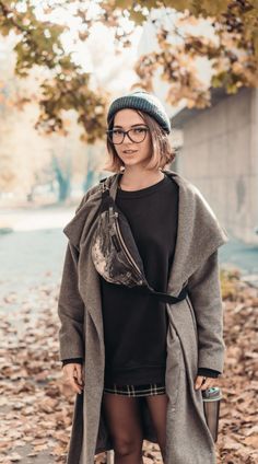 24 Stunning Fall Outfit Ideas (Autumn Fashion) – livelovequote Autumn Portrait, Latest Fall Fashion Trends, Comfortable Travel Outfit, Cute Travel Outfits, Preppy Mode, City Summer, Fall Trends Outfits, Cozy Fall Outfits