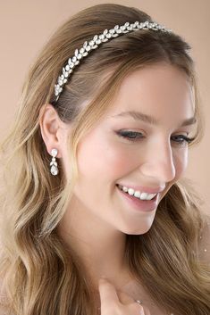 Our Stunning Elegant, ALORA Gorgeous Bridal Headband is a Gorgeous Simplicity. It is a Beautiful and Delicate Wedding Headband for the modern bride with a touch of classic elegance. A gorgeous head accessory for the perfect bride. The best way to secure it: Pin it down with bobby pins on any part of the headband including the loops on both ends. Handcrafted with the Highest Quality Materials & CZ Crystals Platinum plated - Guards against scratches and tarnish. Approx. Width 0.875" Hypoallergenic Gold Headband Hairstyles, Bridal Headband With Hair Down, Bridal Hair Headband, Diamond Hair Accessories, New Year Outfit Ideas, Diamond Headband, Headband Wedding Hair, Bridal Hair Combs Pearl, Rose Gold Tiara