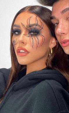 Spider Woman Makeup, Spiderman Eye Makeup, Fun Halloween Makeup Looks, Spiderman Makeup Looks, Spider Makeup Looks, Spiderman Makeup, Maquillage Halloween Simple, Spider Makeup, Creative Halloween Makeup