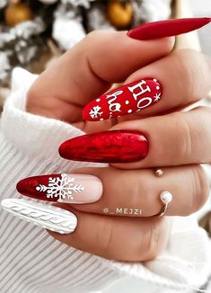 2. Mismatched red and white sweater Christmas Nails The red colour if I may notice is represented Christmas all the time, and all time... Winter Manicure, Indigo Nails, Sweater Nails, Nails Winter, Red Nail Designs, Christmas Nails Acrylic