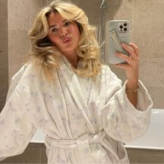 Adorable Robe In “Bubble Bliss” Print. Sold Out Style! Size Xl-Xxl (Same Size Worn In The Picture By Matilda). Super Cozy Item Djerf Avenue Robe, Djerf Avenue, Matilda Djerf, Sleepwear Robe, Christmas Wishlist, Matilda, Color Purple, Women's Intimates, Bubbles