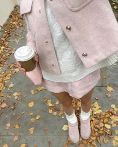 _mollybrooks_ on ig Girly Autumn Aesthetic, Pinkmas Outfit, Pink Fall Aesthetic, Pink Autumn, Pink Life, Stockholm Fashion