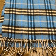 Authentic Burberry Scarf -100% Cashmere Red Plaid Scarf, Burberry Plaid, Burberry Classic, Burberry Scarf, Burberry Vintage, Checked Scarf, Cashmere Color, Cashmere Shawl, Burberry Accessories