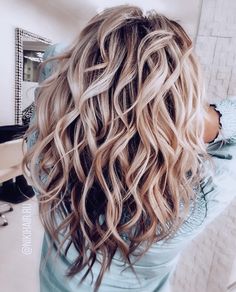 Icy Blonde Hair, Perfect Hair Color, Peinados Fáciles Para Cabello Corto, Hairstyles For Medium Length Hair, Hair Color Highlights, Medium Length Hair, Hair Clothes