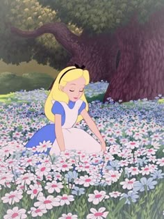 Alice In Wonderland Aesthetic, Wallpaper Iphone Disney Princess, Disney Wall, Disney Princess Wallpaper, Cartoon Profile Pictures, Wallpaper Iphone Disney