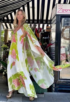 Erte Kaftan Hydrangea – Ramona LaRue Dubai Women Fashion, Hot Pink Swimsuit, Long Sleeve Kimono, Fancy Costumes, Short Bodycon Dress, Sleeveless Tops Summer, Latin Dress, Dress Shorts, Beachwear Fashion