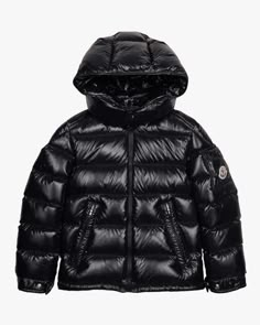 Moncler Puffer Jacket Women, Moncler Jacket Women, Moncler Coat, Moncler Maya, Stile Blair Waldorf, Clothes Wishlist, Moncler Jacket, Mens Haircuts Fade, Stockholm Fashion