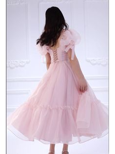 Model Number: YW231066 Dress Length about 125cm More Color: Black, Customize Color Size: Please refer to Size Chart.Customize Size Closure: Lace up Fabric: Silk Soft Organza Material: Polyester Stretch: Fabric is No Stretch Pink Princess Evening Dress, Feminine Organza Prom Dress, Princess Style Organza Dress For Banquet, Princess Style Organza Banquet Dress, Fitted Tulle Princess Dress For Banquet, Spring Debutante Ball Dress With Sweetheart Neckline, Feminine Organza Dress For Prom, Organza Princess Dress With Fitted Bodice For Prom, Organza Princess Dress For Prom Season