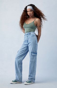 The Light Indigo '90s Boyfriend Cargo Jeans are bound to be your new go-to this season. These jeans are a classic with their high-waisted design, versatile light blue wash, and handy cargo side pockets. They have a longer stacked inseam that is fitted through the hip and upper thigh with a loose baggy fit through the leg. PacSun Womens Light Indigo '90s Boyfriend Cargo Jeans - Blue size 27 Slim Fit Cargo Pants, 90s Boyfriend, Jeans Pacsun, Kids Activewear, Denim Cargo Pants, Curve Jeans, Jeans Kids, Kids Swimwear, Cargo Jeans