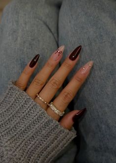 Kutek Disney, Maroon Nails, Brown Nails, Xmas Nails, Classy Nails, Chic Nails, Short Acrylic Nails, Cute Acrylic Nails, Holiday Nails