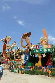 Disneyland Hongkong Aesthetic, Disney Trip Aesthetic, Hollywood Studios Aesthetic, Walt Disney World Aesthetic, Disney Parks Aesthetic, Disneyland Toy Story, Hk Disneyland, Disney Studios Paris, Disneyland Orlando