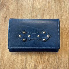 Dark Blue Vintage Leather Wallet With Folding Out Plastic Card/Picture Holder In Excellent Condition! Never Used! Cool Wallets, Dark Blue Vintage, Fashion Sketching, Denim Wallet, Blue Leather Wallet, Silver Wallet, Vintage Wallet, Blue Wallet, Picture Holders