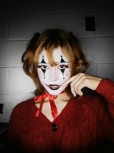 #clowncore #clown #makeup Jester Makeup Ideas, Gory Clown Halloween Makeup, Clowncore Makeup Looks, Halloween Clown Face Paint, Red Black Clown Makeup, Clown Jester Makeup, Cute Clown Makeup Halloween, Simple Creepy Clown Makeup