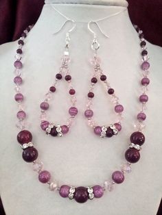 Homemade Jewelry, Necklace And Earring Set, A Necklace, Purple Fashion, Bead Jewellery, Glass Bead Necklace, Jewelry Patterns, Jewelry Projects, Jewelry Tutorials