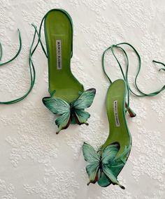 manolo blahnik vitage pump Butterfly Heels, Classy Shoes, Green Heels, Stunning Shoes