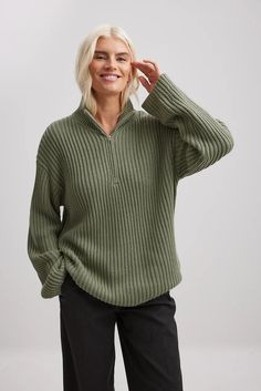 High Neck Zipped Knitted Sweater Green | NA-KD Beige Pullover, Pull Sweat, Polo Neck, Future Fashion, Beige Sweater, Knitted Jumper, Green Sweater, Zip Sweater, Na Kd