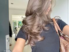 Long Brown Hair Aesthetic, Brown Hair Aesthetic, Cozy Fall Outfits, Pilates For Beginners, Hair Aesthetic, Simple Chic, Simple Beauty