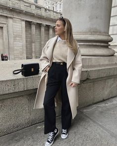 Old Money Winter, Europe Outfits, Winter Fashion Outfits Casual, Cold Outfits, Fashion Trends Winter, Winter Outfit Inspiration, Mode Casual, Classy Work Outfits, Italian Outfits