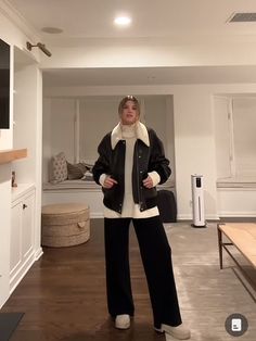 Sophia Richie Earrings, Sofia Richie 2024, Sophia Grainge, Sofia Richie Winter Style, Basic Ootd