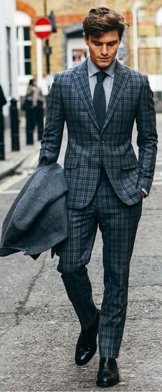 Men Groomed In Checks suit Checkered Suit, Trendy Suits, Checked Suit, Dapper Men, Well Groomed Men, Sharp Dressed Man, Men’s Suits