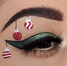 Christmas Makeup Looks Simple, Creative Christmas Makeup, Simple Christmas Makeup, Eyeliner Creative, Makeup Looks Christmas, Makeup Ideas Christmas, Grinch Makeup, Reindeer Makeup