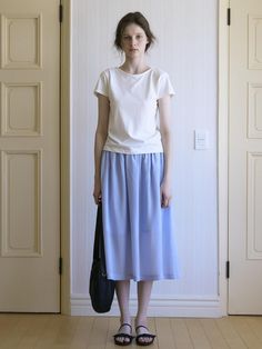 This is a minimal and feminine skirt by Tillber that is made out of high quality and sturdy material. With distinctive mood of the design and comfortable wear, you can style it for your casual daily outfit.- Sheer texture of tencel linen- Double banding on the waist- Minimal and feminine mood Feminine Skirt, Daily Outfits, Clothes For Women, How To Wear, Clothes, Design