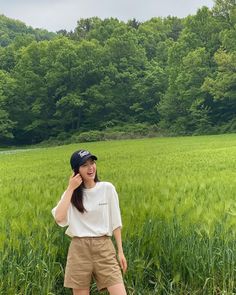 Pang Bahay Outfit, Picnic Outfit Summer Casual, Ootd Sandal, Hoshi Boyfriend, Hiking Picture Ideas, Casual Home Outfits, Sandal Crocs, Picnic Fashion, Ulzzang Outfit