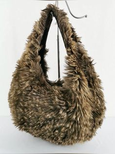 #hobobag #fur #streetwear #streetstyle #accessories #handbagstyle #punkrock #rave #handbagaddict Fur Handbag, Upcycled Bag, Tsumori Chisato, Fur Handbags, Fabric Accessories, Handbag Charms, Bag Vintage, Outfit Casual, Aesthetic Photo