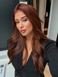 Light Brown Hair Orange Undertone, Morena With Blonde Hair, Red Hair Color For Tan Skin, Gold Honey Hair, Cowboy Copper Hair On Tan Skin, Brown Eye Hair Color, Copper Hair With Brown Eyes, Cheryl Blossom Hair, Straight Auburn Hair