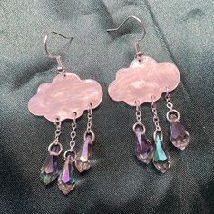 Shimmer pearl rain cloud earrings....so pretty...so sparkly in the sun! -These are attached to 925 silver ear wires, so no green ear lobes! -Lightweight -Rubber backs included with the earrings Random Earrings, Cloud Earrings, Rain Cloud, Rain Clouds, Gold Jewelry Fashion, Ear Wires, So Pretty, Pretty Outfits, Jewelry Earrings Dangle