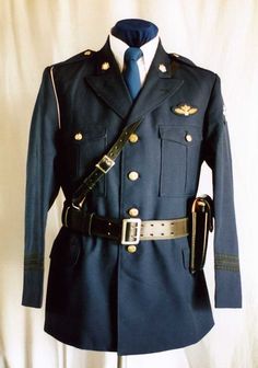 Military Uniform Female, Royal Costume, Long Coat Men, 18th Century Costume, Old Outfits, Model Inspo, Military Inspired