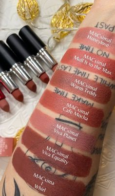 Red Bean Paste Lipstick, Mac Lipstick Shades For Brown Skin, Mac Cosmetics Aesthetic, Lipsticks Aesthetic, Best Mac Products, Dark Lipstick Shades, Pretty Lipstick Colors, Pretty Lipstick